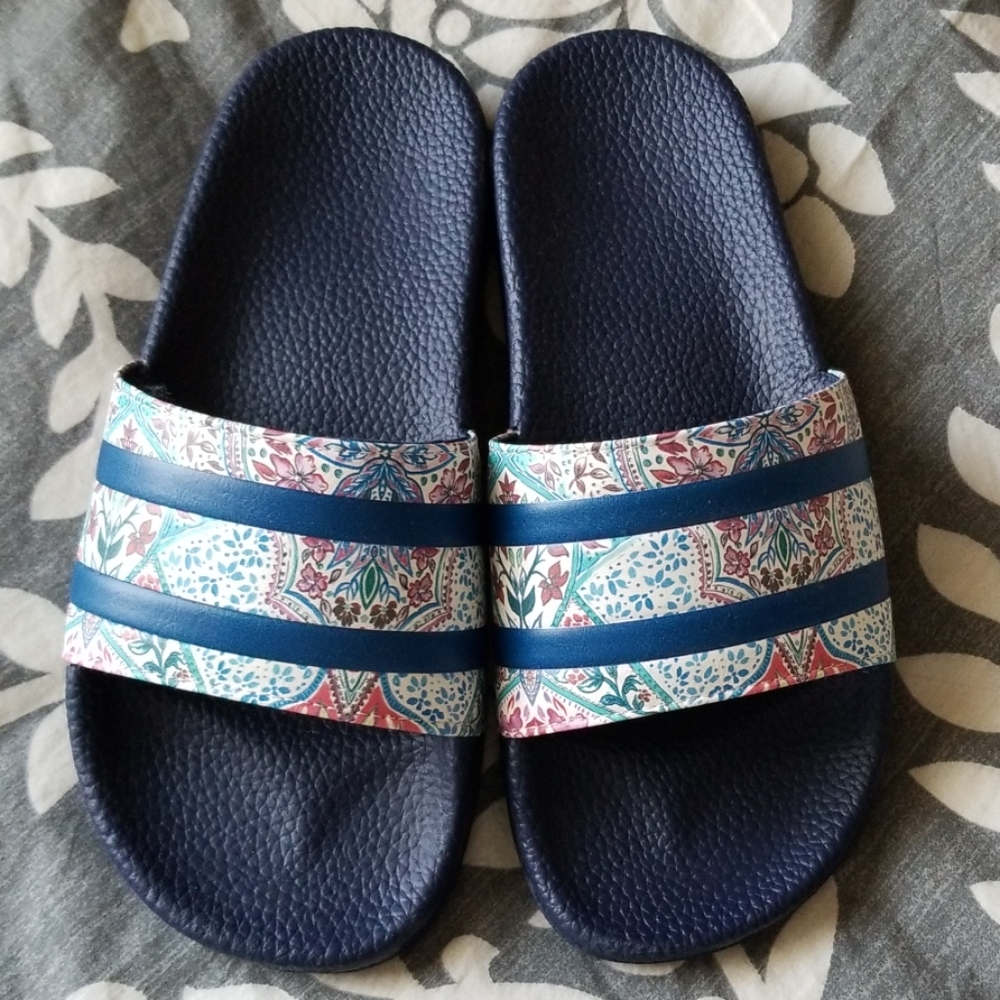 GAP slip on sandals